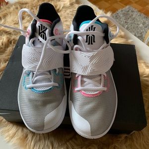 ❤️❤️SOLD❤️❤️❤️❤️Kyrie fly trap IIII